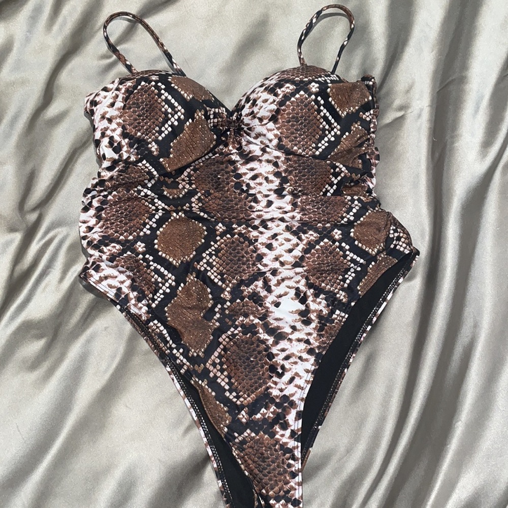 One piece swimsuit